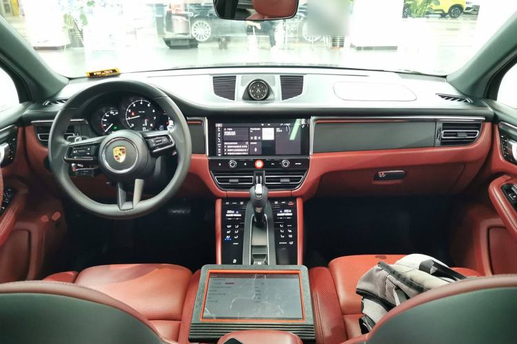Used Porsche Macan 2023 Macan 2.0T Interior 2