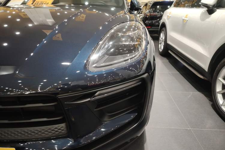 Used Porsche Macan 2023 Macan 2.0T Left Front Headlight