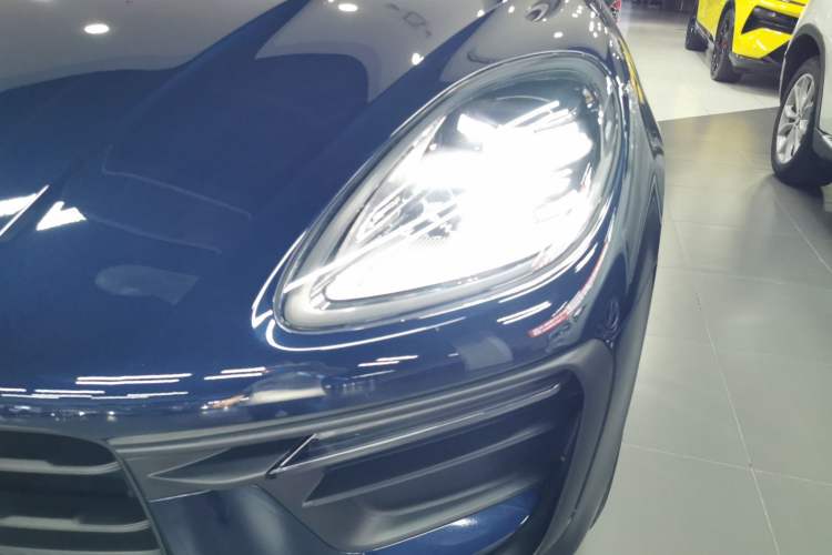 Used Porsche Macan 2023 Macan 2.0T Left Front Headlight