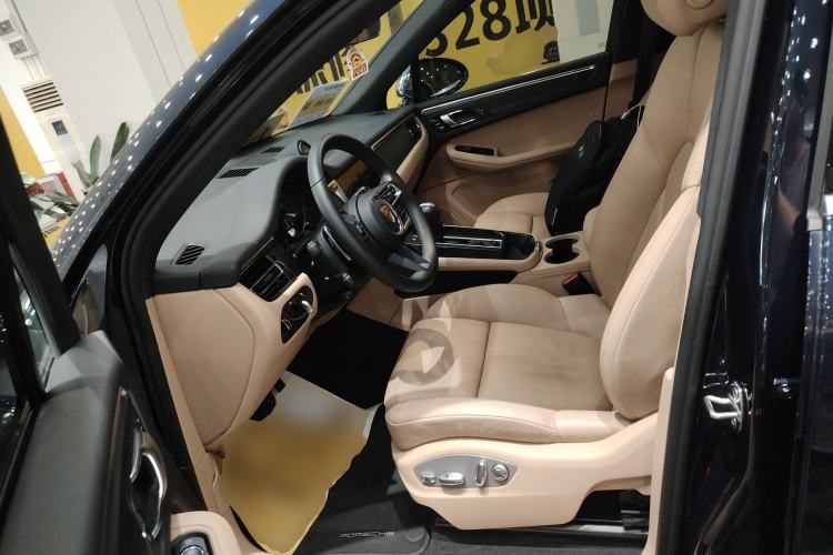 Used Porsche Macan 2023 Macan 2.0T Left Front Seat