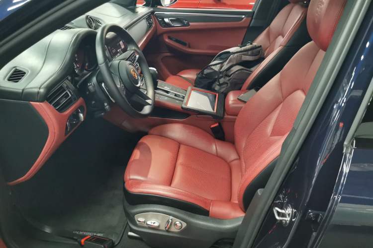 Used Porsche Macan 2023 Macan 2.0T Left Front Seat