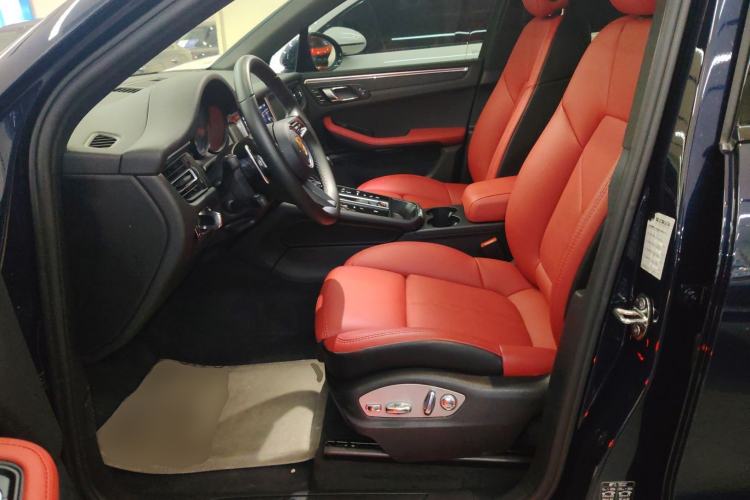 Used Porsche Macan 2023 Macan 2.0T Left Front Seat