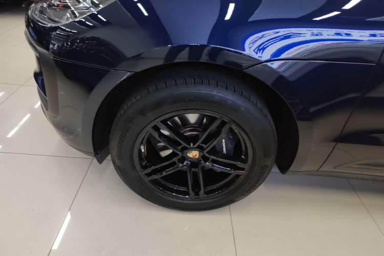 Used Porsche Macan 2023 Macan 2.0T Left Front Wheel Hub