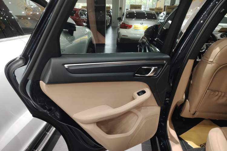 Used Porsche Macan 2023 Macan 2.0T Left Rear Door Interior