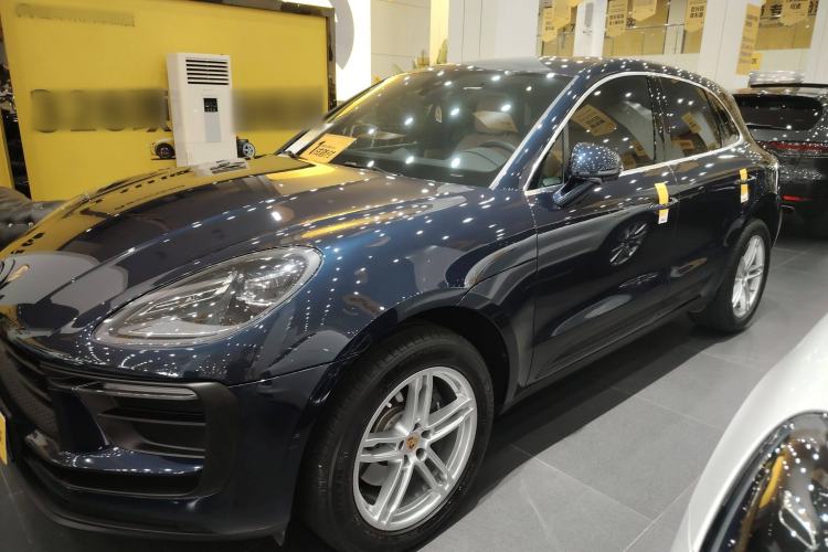 Used Porsche Macan 2023 Macan 2.0T Left Side