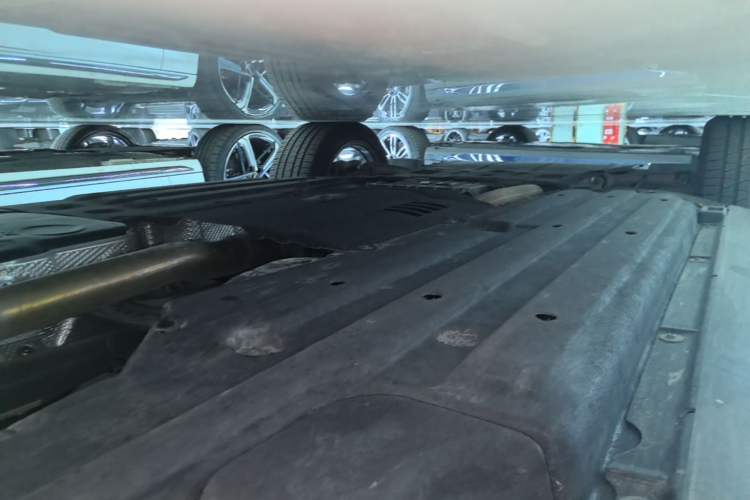 Used Porsche Macan 2023 Macan T 2.0T Left Side Sill