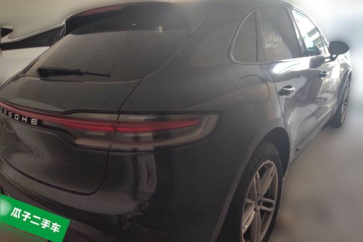 Used Porsche Macan 2023 Macan 2.0T Rear Right 45 Deg