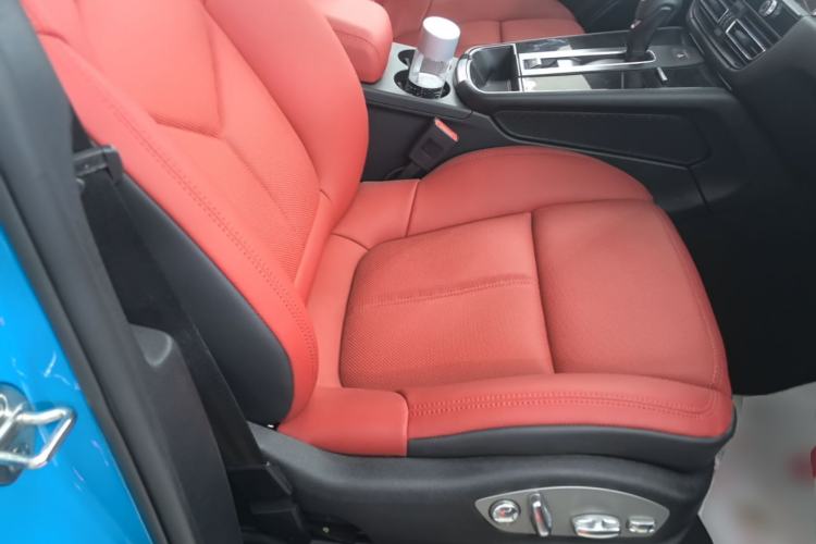 Used Porsche Macan 2023 Macan T 2.0T Right Front Seat