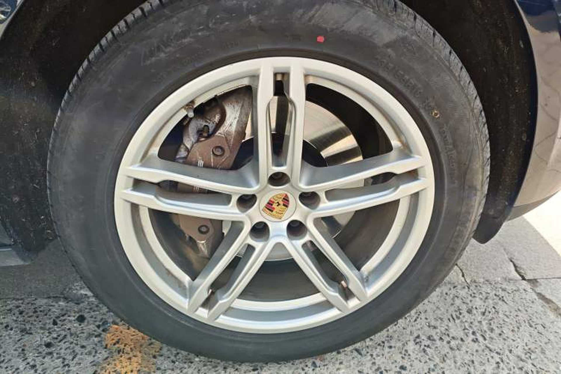 Used Porsche Macan 2023 Macan 2.0T Right Front Wheel Hub