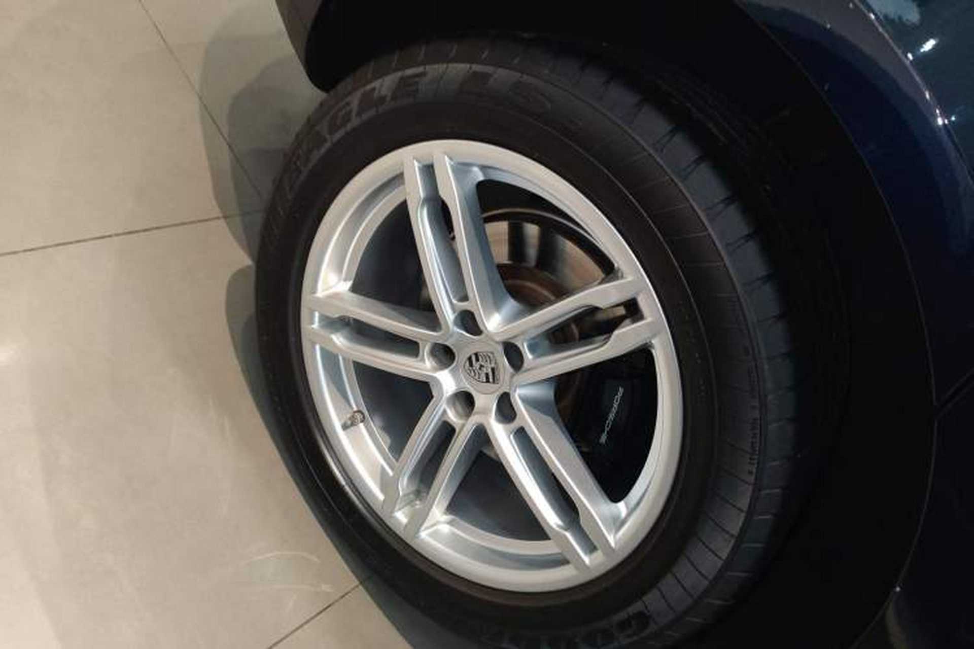 Used Porsche Macan 2023 Macan 2.0T Right Rear Wheel Hub