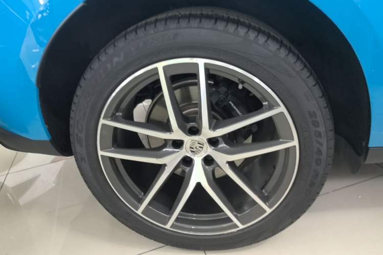 Used Porsche Macan 2023 Macan T 2.0T Right Rear Wheel Hub