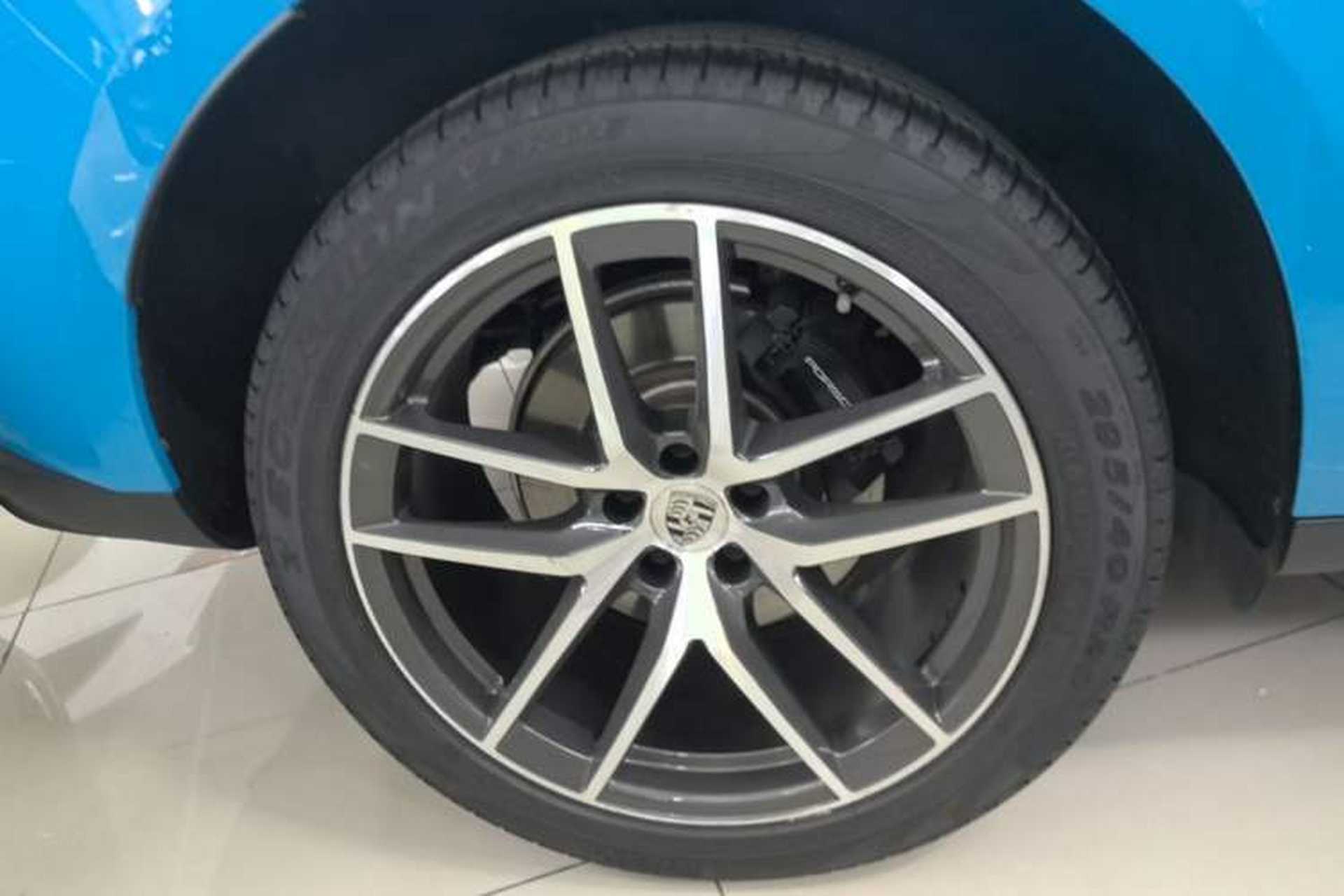 Used Porsche Macan 2023 Macan T 2.0T Right Rear Wheel Hub