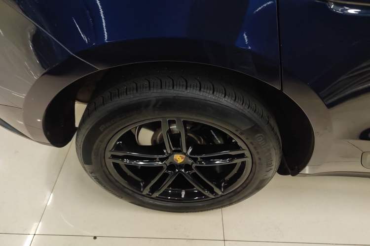 Used Porsche Macan 2023 Macan 2.0T Right Rear Wheel Hub