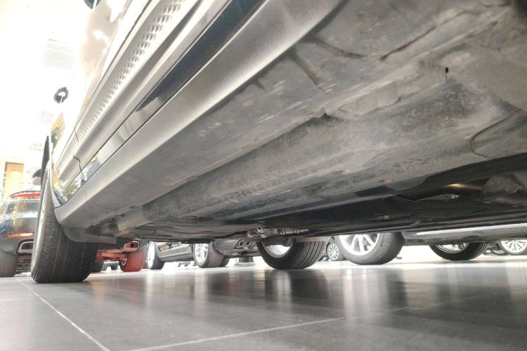 Used Porsche Macan 2023 Macan 2.0T Right Side Sill