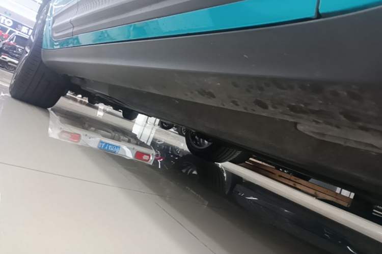 Used Porsche Macan 2023 Macan T 2.0T Right Side Sill