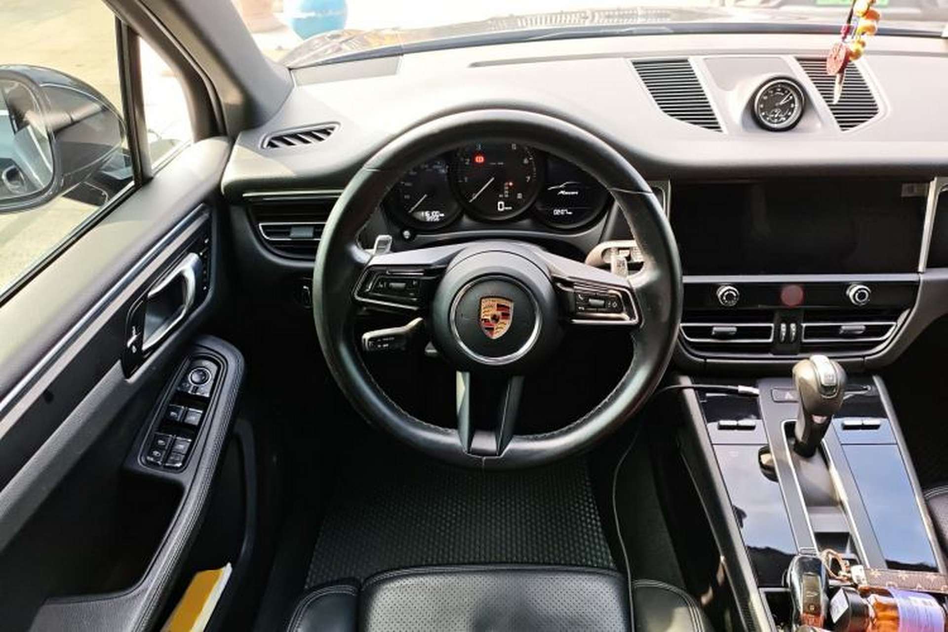 Used Porsche Macan 2023 Macan 2.0T Steering Wheel