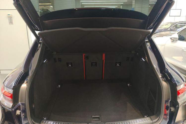 Used Porsche Macan 2023 Macan 2.0T Trunk