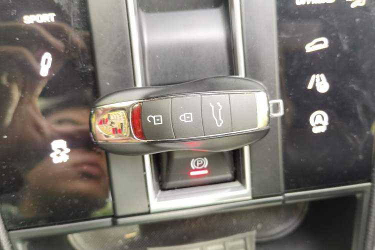 Used Porsche Macan 2023 Macan 2.0T Vehicle Key