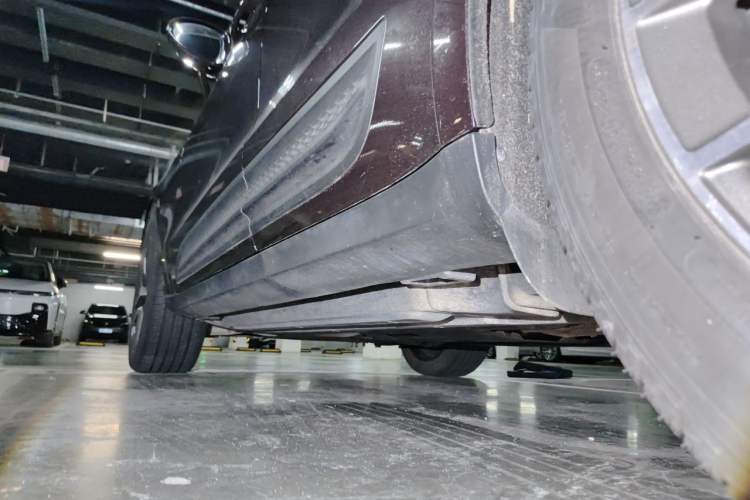 Used Porsche Macan 2023 Macan T 2.0T Chassis Rear Left