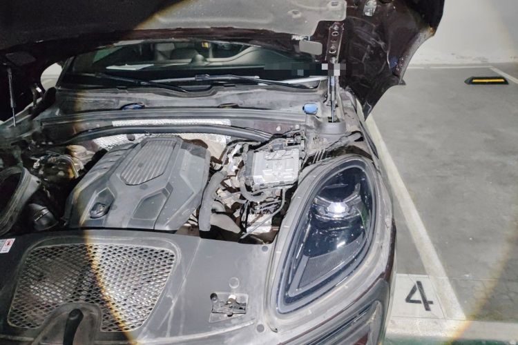 Used Porsche Macan 2023 Macan T 2.0T Engine Bay Left