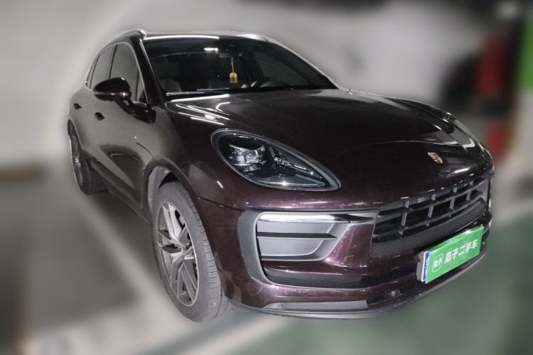 Used Porsche Macan 2023 Macan T 2.0T Front Right 45 Deg