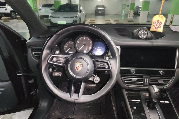 Used Porsche Macan 2023 Macan T 2.0T Steering Wheel