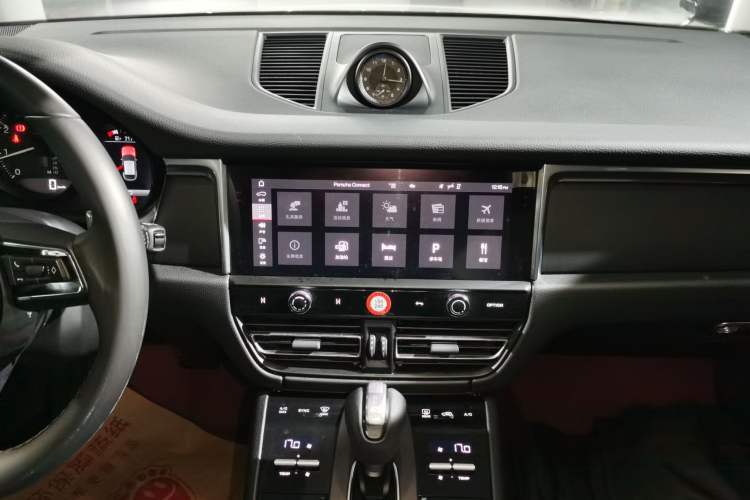 Used Porsche Macan 2023 Macan 2.0T Audio And AC Panel