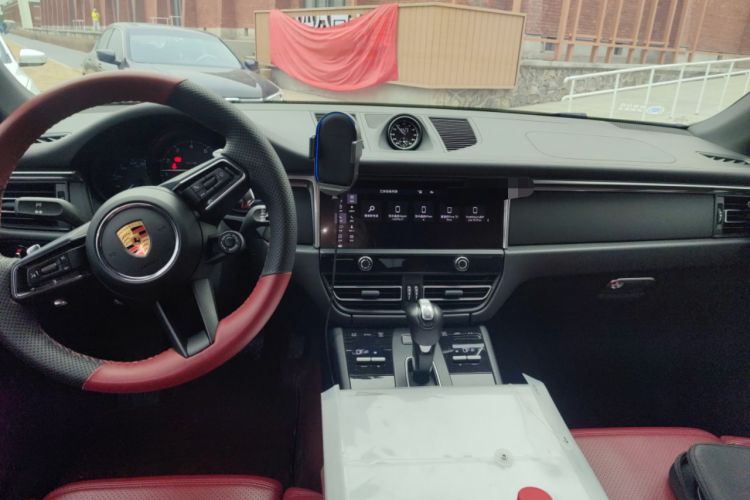Used Porsche Macan 2023 Macan 2.0T Center Console