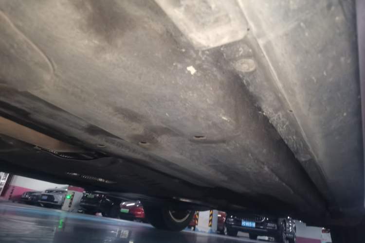 Used Porsche Macan 2023 Macan 2.0T Chassis Front Left