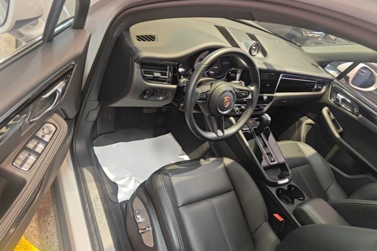 Used Porsche Macan 2023 Macan S 2.9T Driver Seat