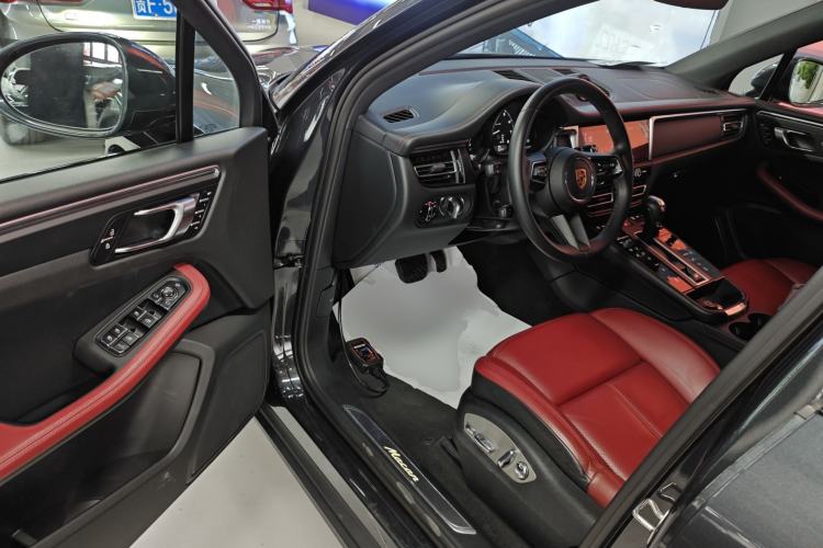 Used Porsche Macan 2023 Macan 2.0T Driver Seat