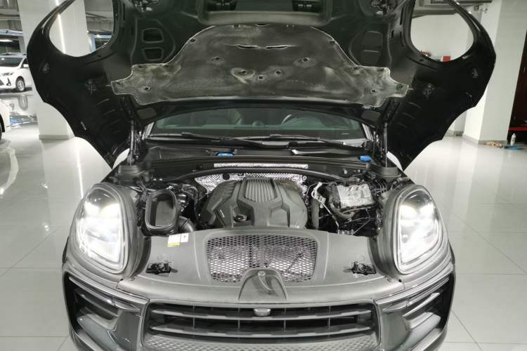 Used Porsche Macan 2023 Macan 2.0T Engine Bay