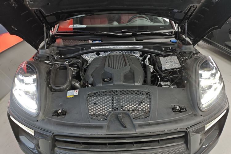 Used Porsche Macan 2023 Macan 2.0T Engine Bay
