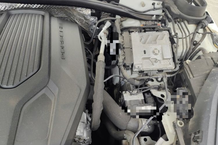 Used Porsche Macan 2023 Macan 2.0T Engine Bay Left