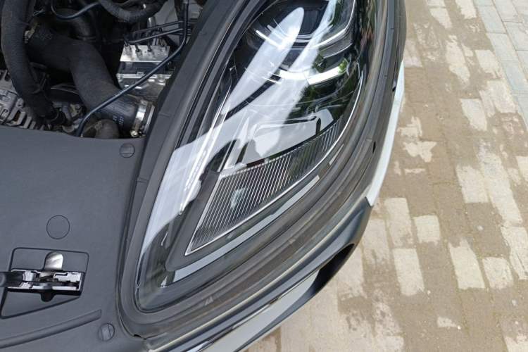 Used Porsche Macan 2023 Macan 2.0T Engine Bay Left