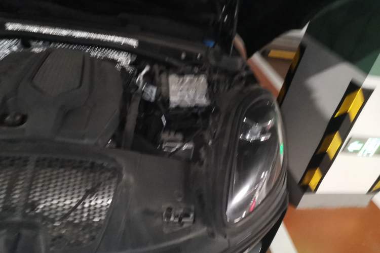 Used Porsche Macan 2023 Macan 2.0T Engine Bay Left