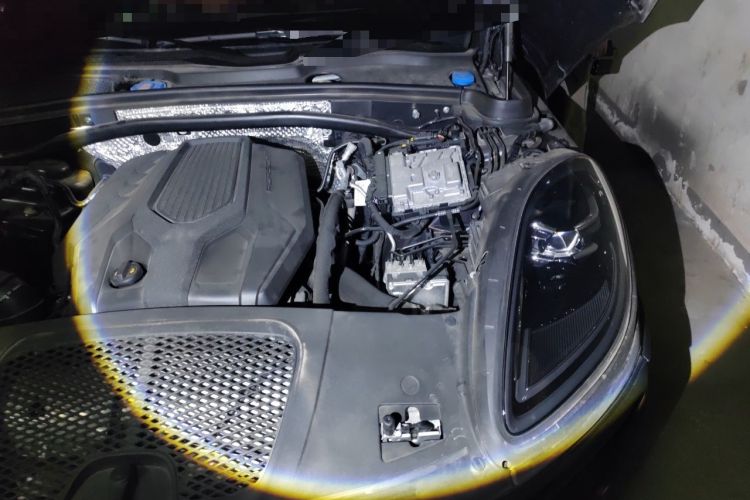 Used Porsche Macan 2023 Macan 2.0T Engine Bay Left