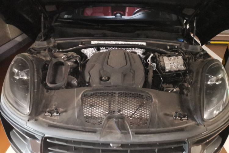 Used Porsche Macan 2023 Macan 2.0T Engine Bay