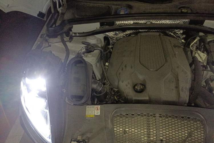 Used Porsche Macan 2023 Macan 2.0T Engine Bay Right