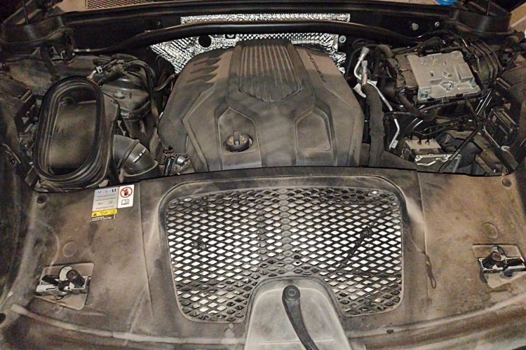 Used Porsche Macan 2023 Macan 2.0T Engine Bay