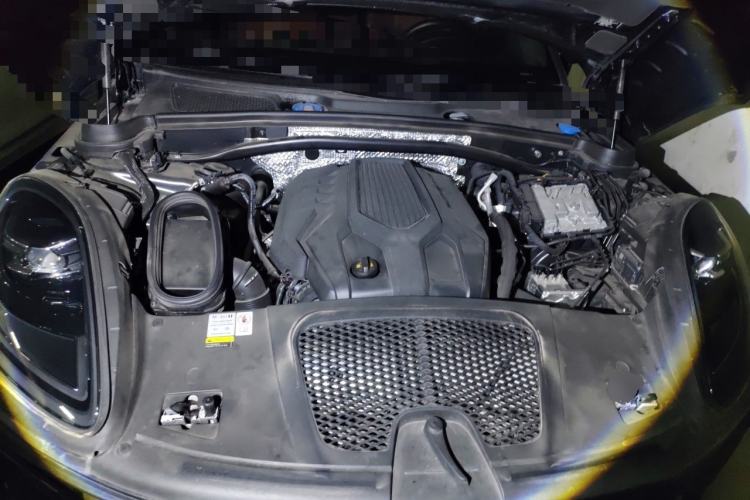 Used Porsche Macan 2023 Macan 2.0T Engine Bay