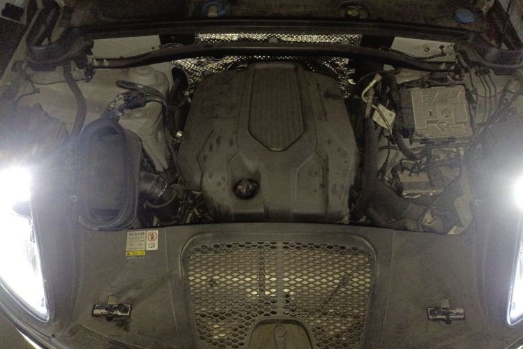 Used Porsche Macan 2023 Macan 2.0T Engine Bay