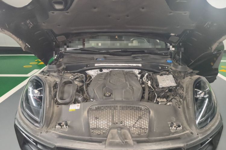 Used Porsche Macan 2023 Macan 2.0T Engine Bay