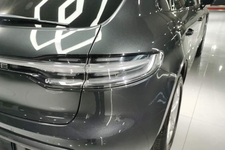 Used Porsche Macan 2023 Macan 2.0T Exterior 3