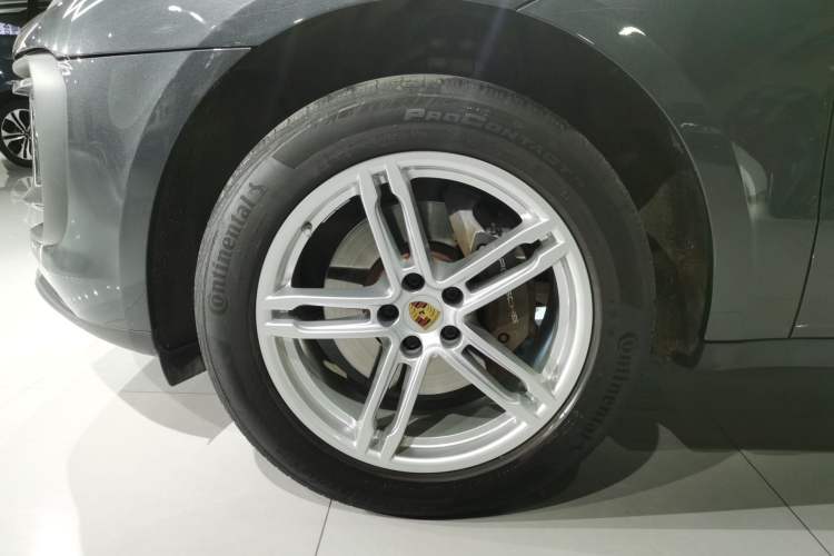 Used Porsche Macan 2023 Macan 2.0T Exterior 4
