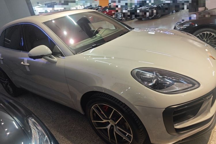 Used Porsche Macan 2023 Macan S 2.9T Front Right 45 Deg