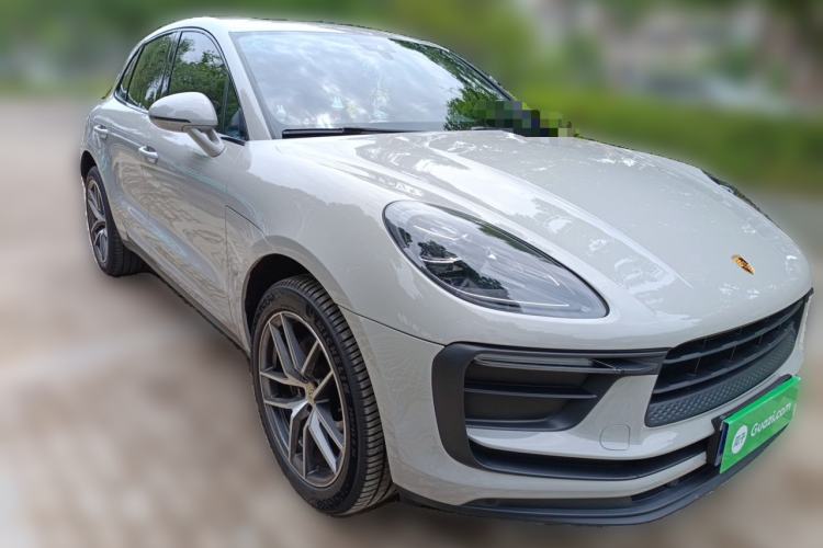 Used Porsche Macan 2023 Macan 2.0T Front Right 45 Deg