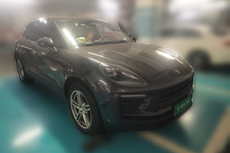 Used Porsche Macan 2023 Macan 2.0T Front Right 45 Deg