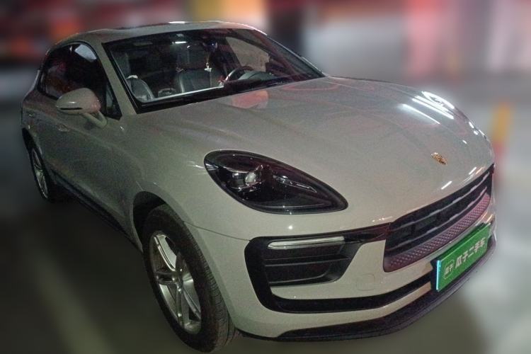 Used Porsche Macan 2023 Macan 2.0T Front Right 45 Deg