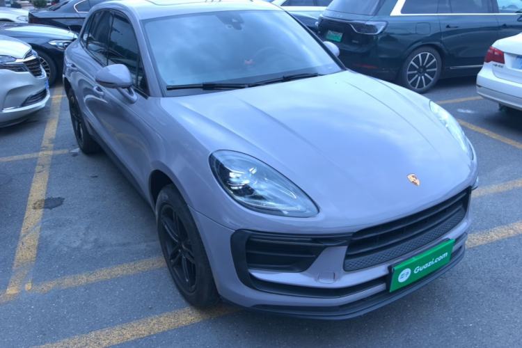 Used Porsche Macan 2023 Macan 2.0T Front Right 45 Deg